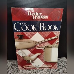 Better Homes and Gardens New Cook Book with Red and White Design. 2006 Edition.